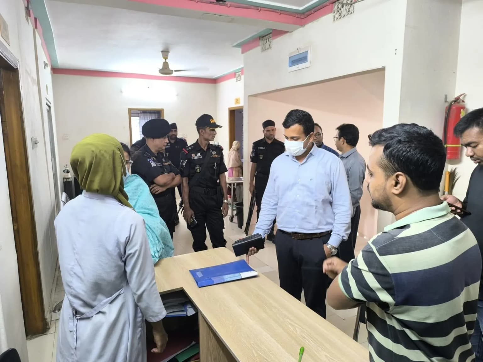 নরসিংদীতে বেসরকারি হাসপাতাল ও ডায়াগনস্টিকে মোবাইল কোর্ট: জরিমানা ২ লাখ ৫ হাজার টাকা, সিলগালা গুরুত্বপূর্ণ বিভাগ