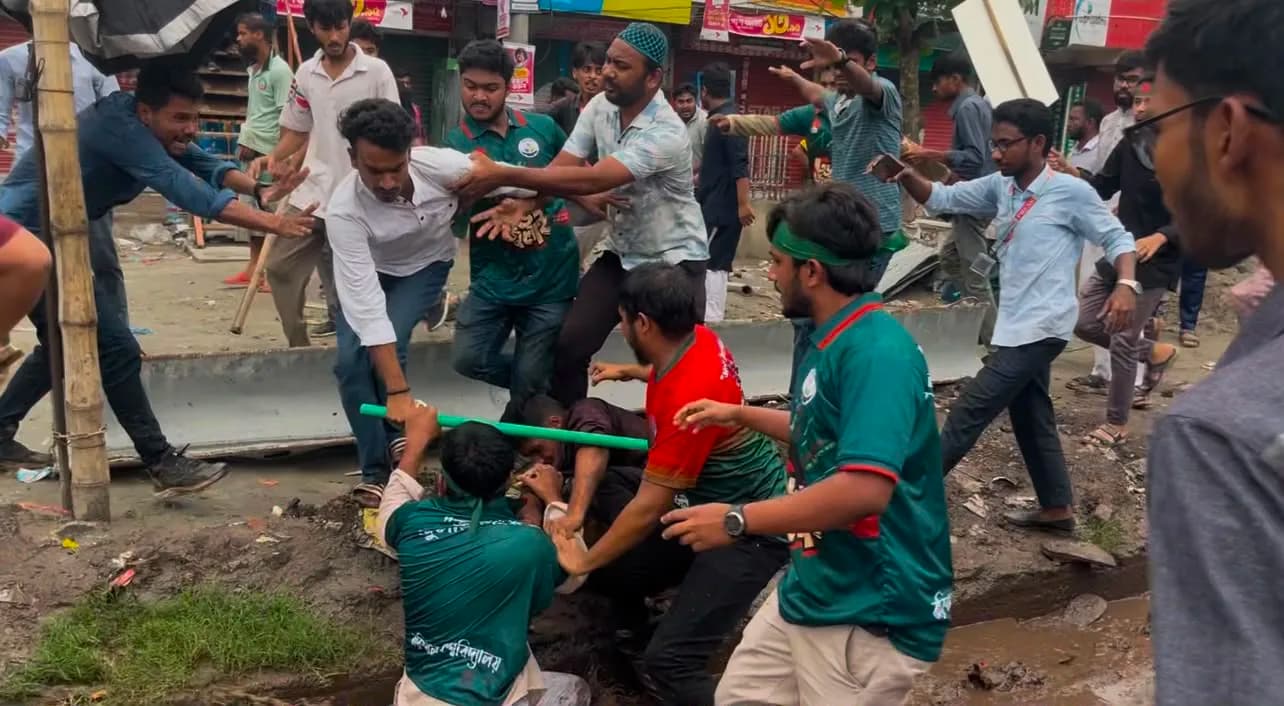 বরিশাল বিশ্ববিদ্যালয়ে ছাত্রদল ও ছাত্রশিবিরের সংঘর্ষ