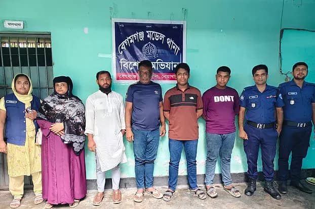 নোয়াখালীতে পর্ন ভিডিও তৈরির অভিযোগে স্বামী-স্ত্রীসহ গ্রেপ্তার ৫, উদ্ধার ৪ তরুণী