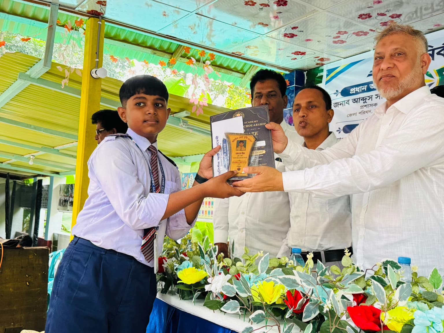 বালিয়াকান্দিতে অনির্বাণ স্মার্ট একাডেমীর উদ্যোগে কৃতী শিক্ষার্থীদের মেধাবৃত্তি প্রদান